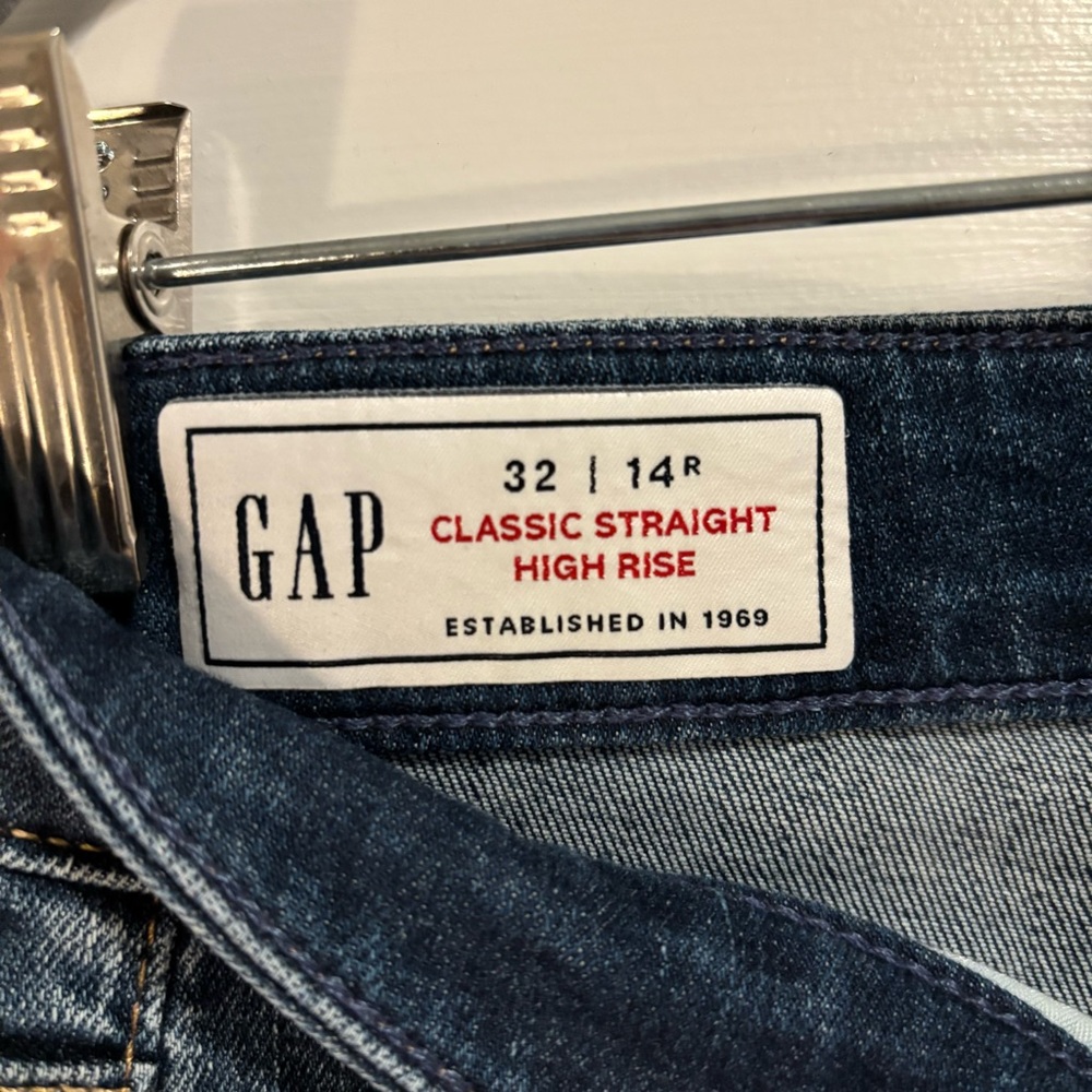 GAP Classic Straight High Rise - Picture 6 of 6